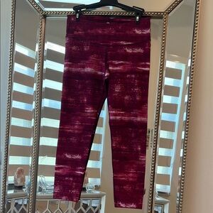 Old Navy Women's Maroon Patterned Leggings